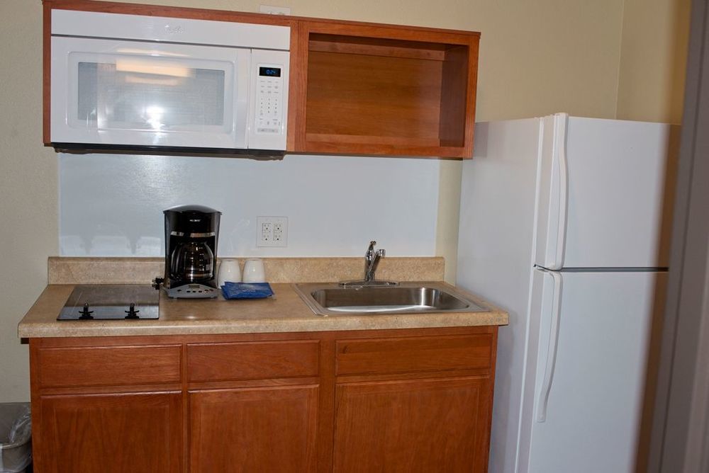 Baymont By Wyndham Dickinson Hotel Room photo