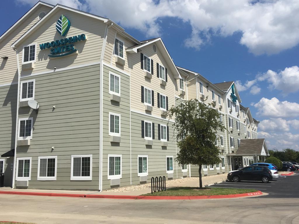 Baymont By Wyndham Dickinson Hotel Exterior photo